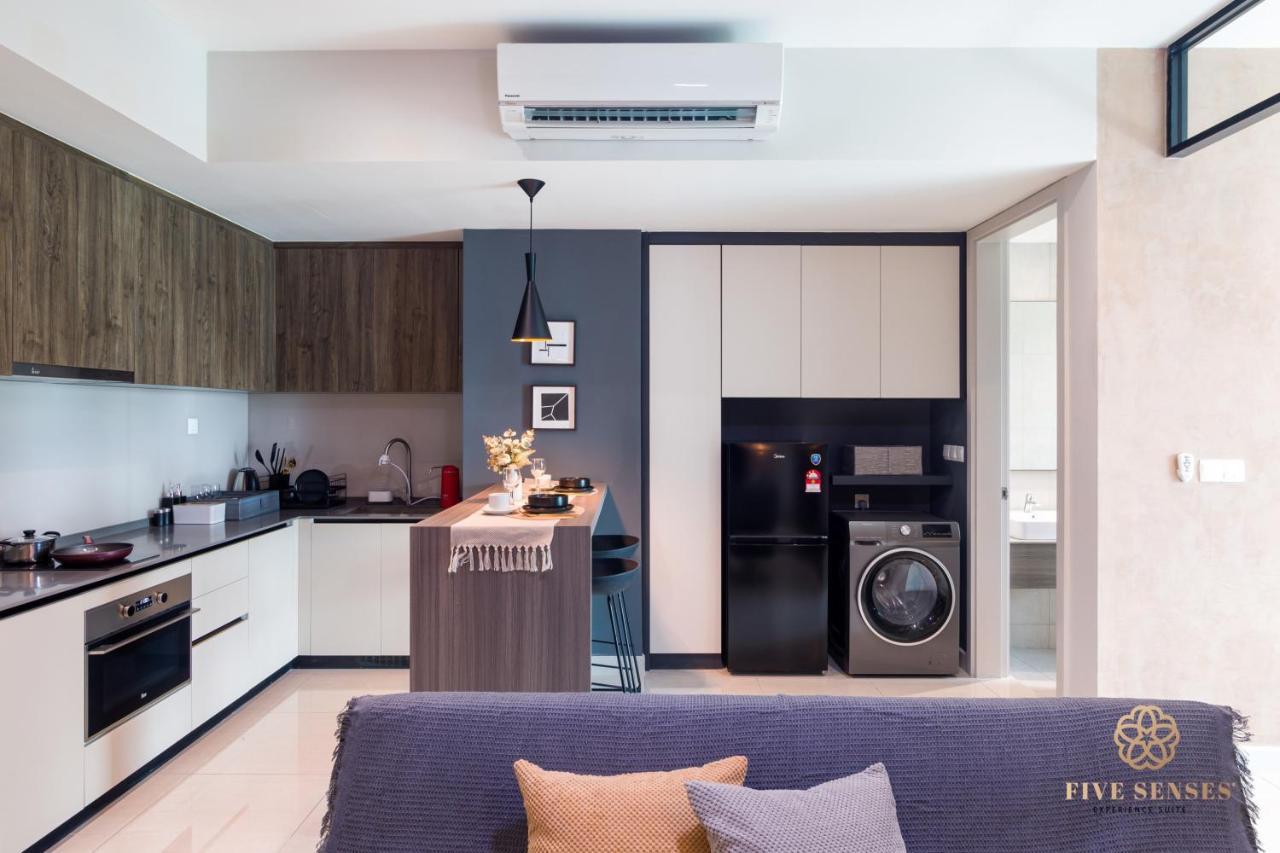 Apartment Datum Jelatek Sky Klcc, Five Senses