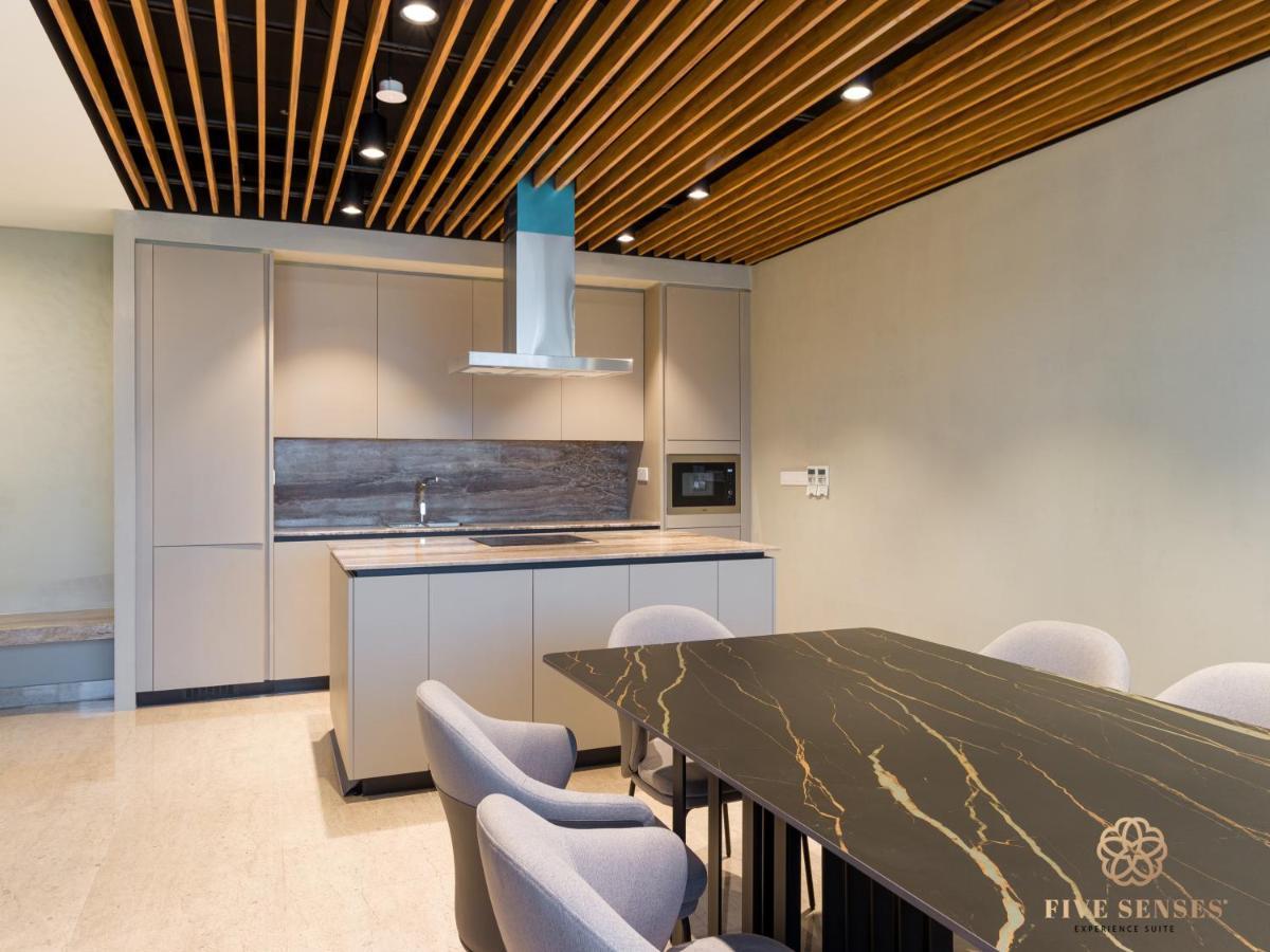 Apartment Datum Jelatek Sky Klcc, Five Senses *