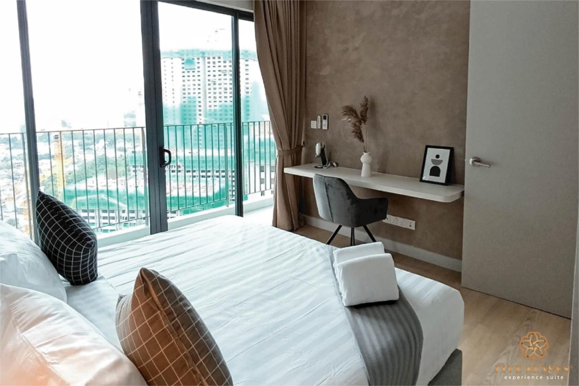 Datum Jelatek Sky Klcc, Five Senses *